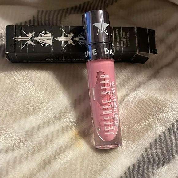 NIB Jeffree Star Velour Liquid Lipstick In Oh My God Sold Out Color! - Picture 1 of 5